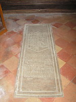 Gaillac, Abbatiale St-Michel, Dalle funeraire